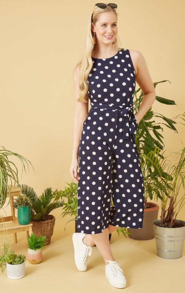 Jumpsuit dengan motif polkadot